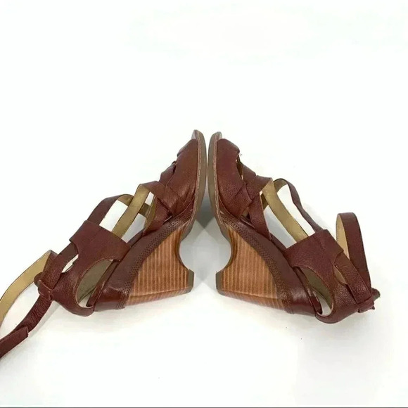 Max Studio heels size 7.5 brown leather sticky strap criss cross funky wedge - Picture 6 of 13